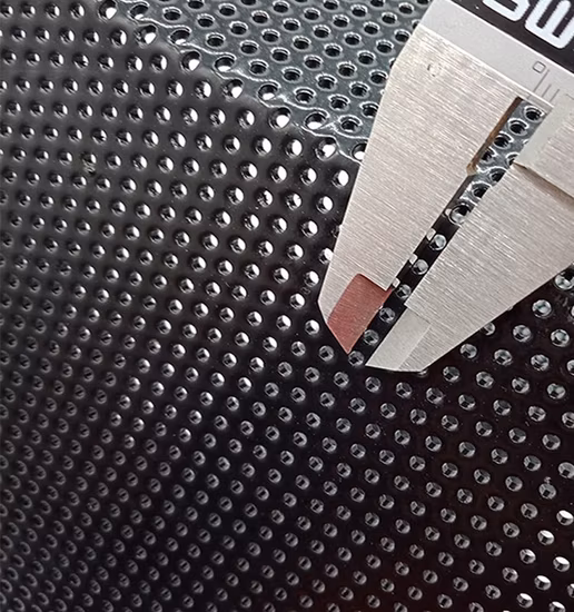 Fabricante personalizado que perfora la hoja de malla de titanio perforada de metal