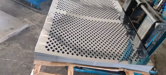 Perforación de chapa de malla de titanio perforada con grabado de metal